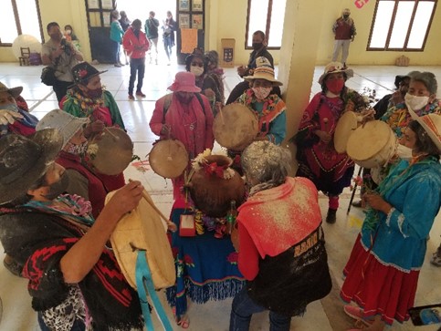 Encuentro de las comadres copleras. Foto Amalia Vargas 